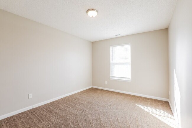 Building Photo - 503 Bentley Way