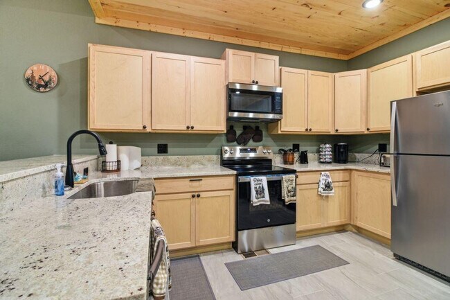 Building Photo - 3045 Jones Creek Ln