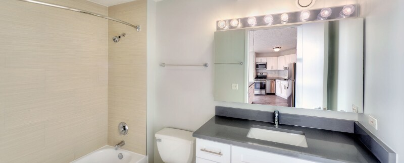 Building Photo - 538 N State St