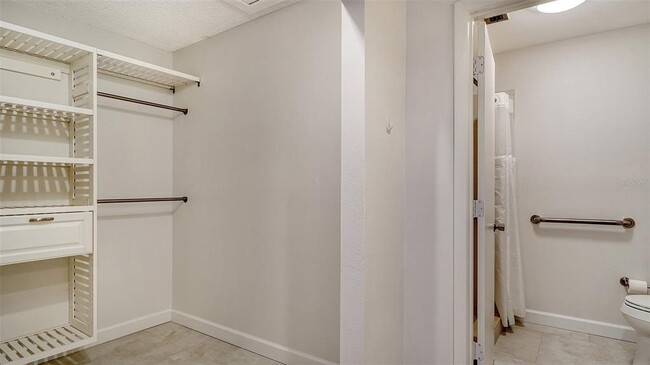 Building Photo - 6467 Carrington Cir