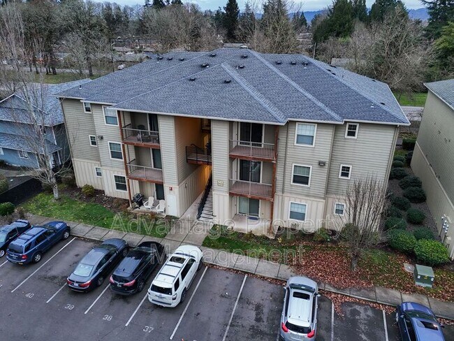 Building Photo - 537 Catron St N