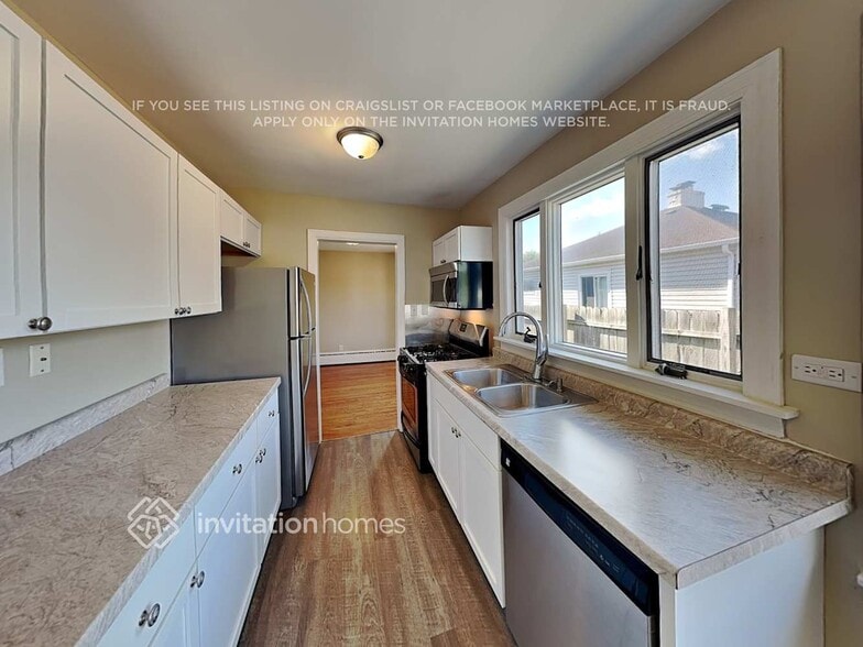 Building Photo - 426 N Ellsworth Ave