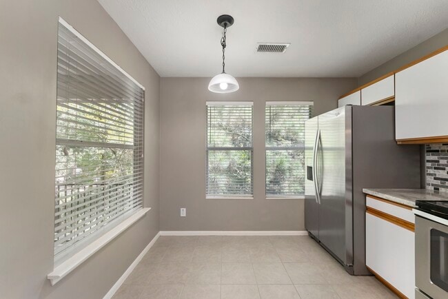 Building Photo - 17 N Spiral Vine Cir