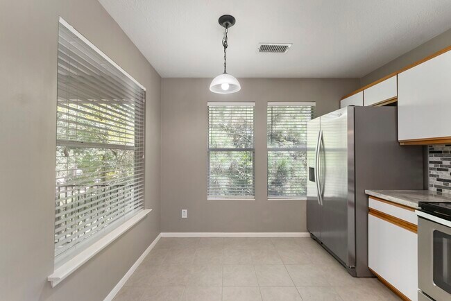 Building Photo - 17 N Spiral Vine Cir