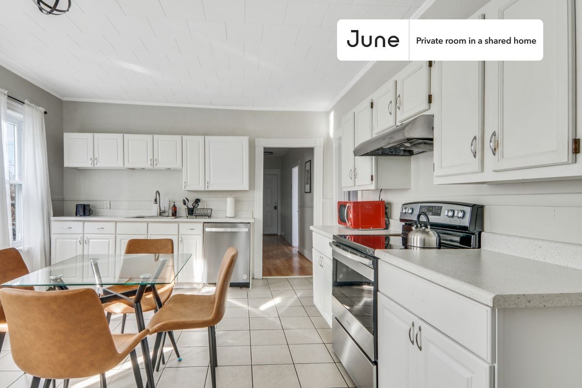 Building Photo - Room in Shared 3 bed/1 bath home in Somerville
