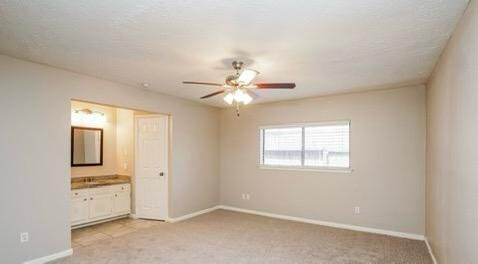 Building Photo - 7791 Lake Manor Dr