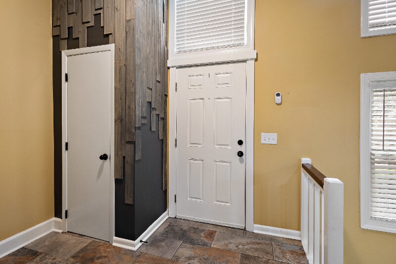 Building Photo - 27 Park Crest Pl