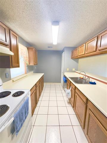 Building Photo - 7401 Canoga Cir
