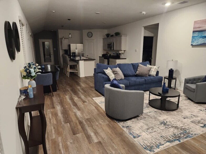 Building Photo - 6055 Diamond Vis Ct