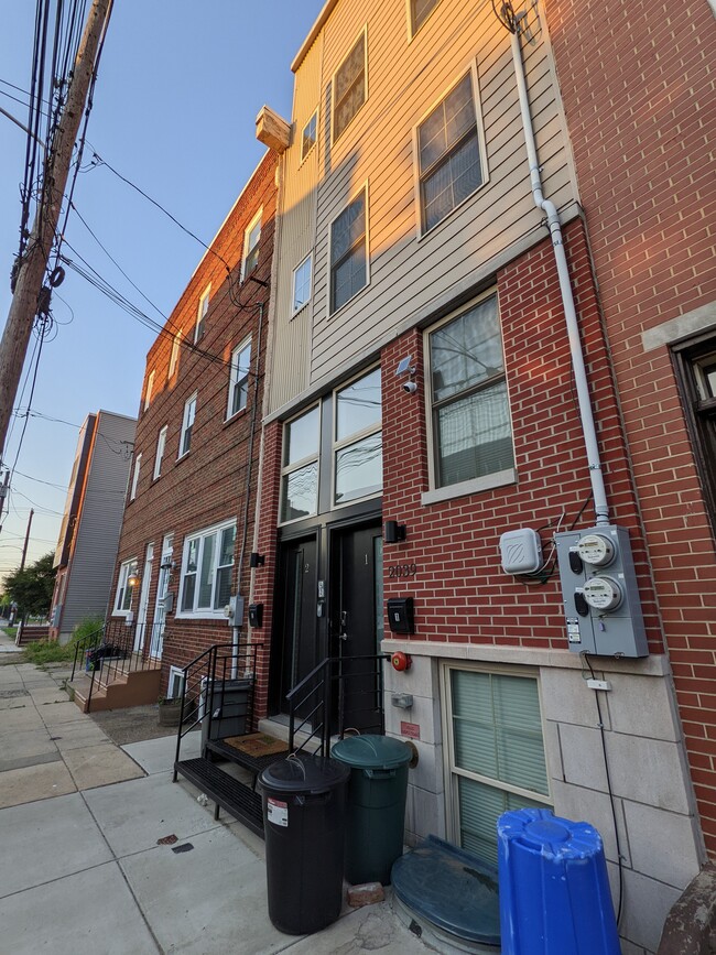 Front Door - View 2 - 2039 N 3rd St