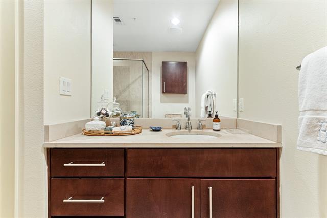 Building Photo - 4111 Newton Ave