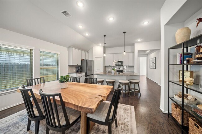 Building Photo - 752 Washita Fls Ln