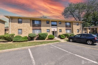 Building Photo - 401 US-22