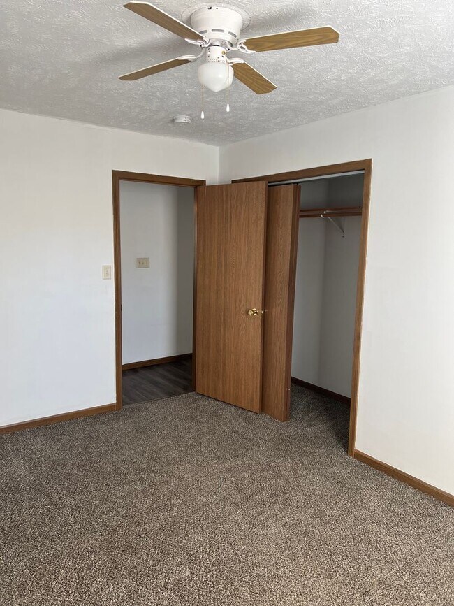 Building Photo - 1227 Sanpat Ln