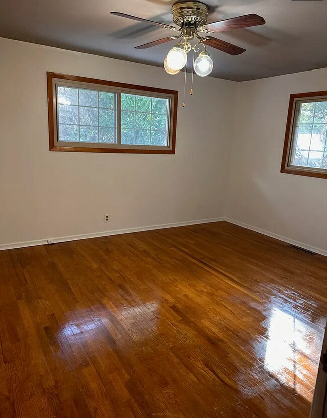 Building Photo - Spacious & Convenient Home Near Downtown Seattle & Sea-Tac