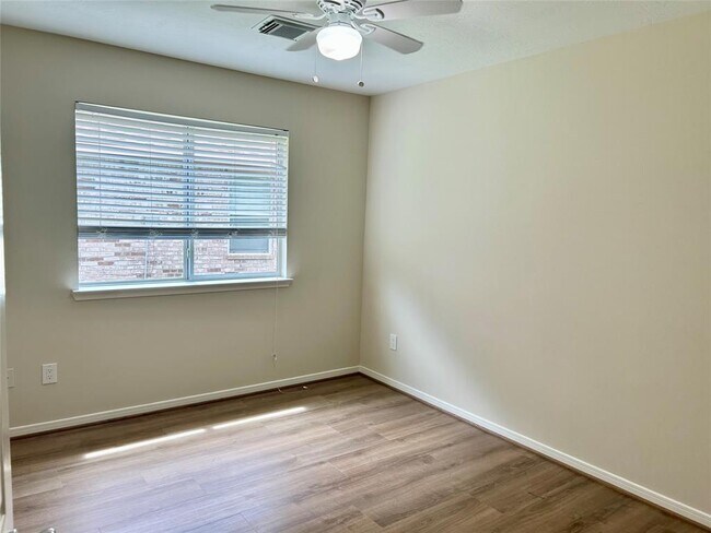 Building Photo - 2438 Ranch Hollow Ct