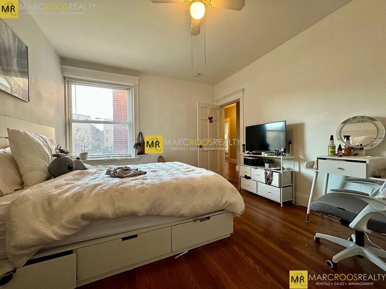 Building Photo - 184 Saint Paul St