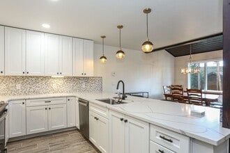 Building Photo - 6 month lease! Updated Baldy Breckenridge Townhome! Dogs negotiable!