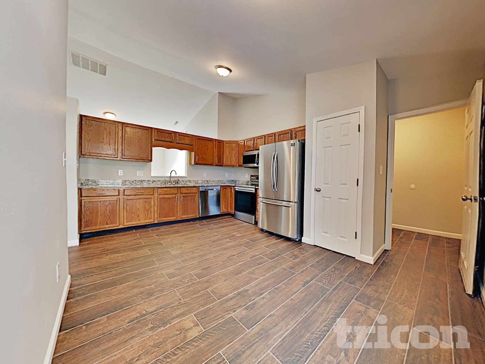 Building Photo - 2238 Leaf Dr