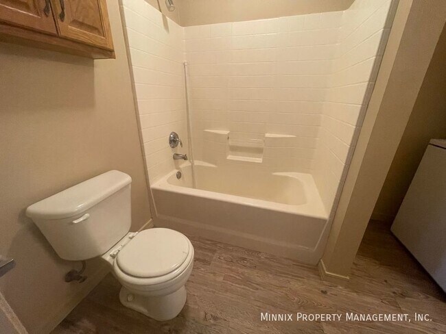 Building Photo - 2807 Mable Dr