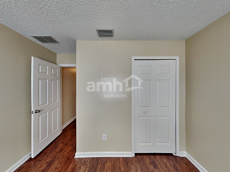 Building Photo - 2785 Eagle Haven Dr