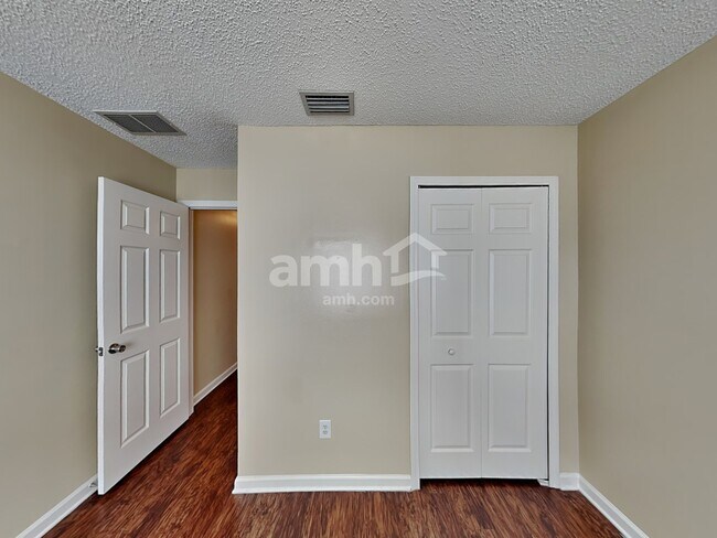Building Photo - 2785 Eagle Haven Dr