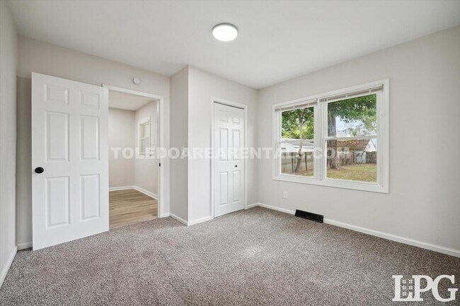 Building Photo - 3606 Revere Dr