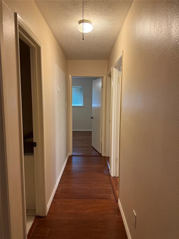 Building Photo - 3031 Green Fields Dr