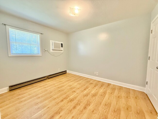 Building Photo - 838 Cherry St
