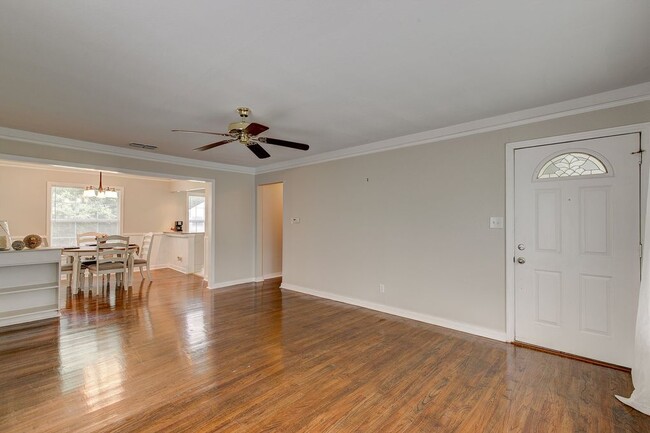 Living Room/Dining Room - 3504 Suffolk Dr