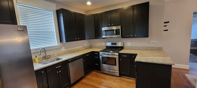 Building Photo - Oakley Home - 3 Bed, 1.5 Bath