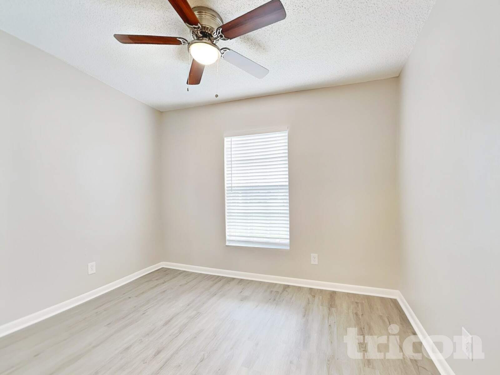 Building Photo - 309 Regal Park Dr