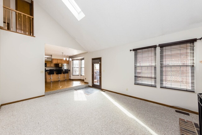 Building Photo - 6085 Tara Hill Dr