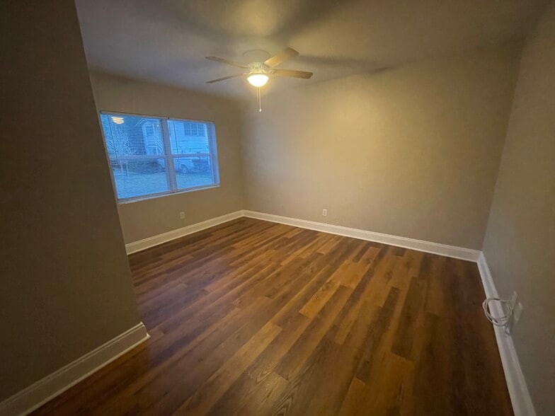 Livingroom - 124 W 4th Ave