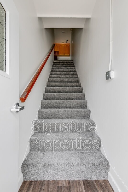 Building Photo - 2312 W Cary St