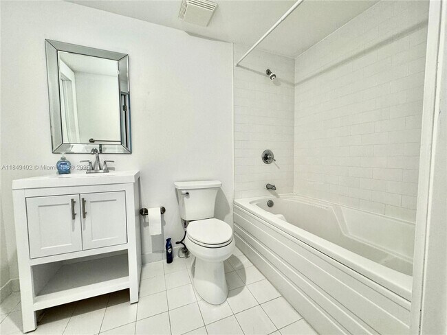 Building Photo - 690 SW 1st Ct