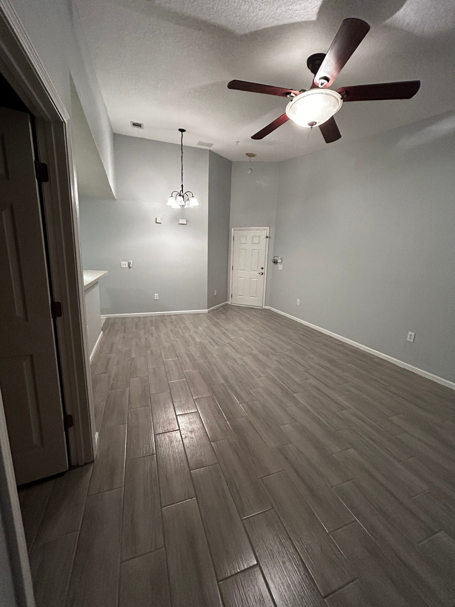 Building Photo - 9690 Amarante Cir