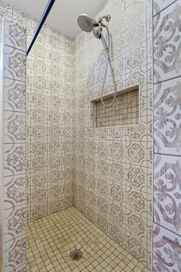 Building Photo - Corner 3 bed with Refrigerated AC