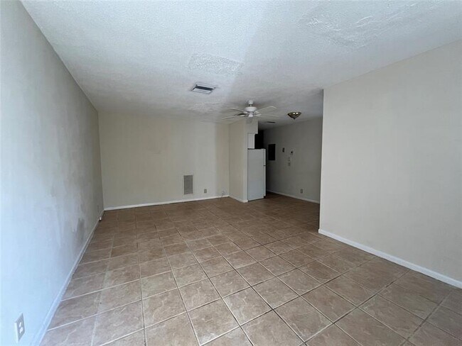 Building Photo - 4540 Bougainvilla Dr