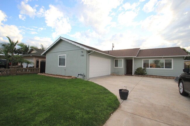 Building Photo - Charming 3-Bedroom Home with Spacious Layo...