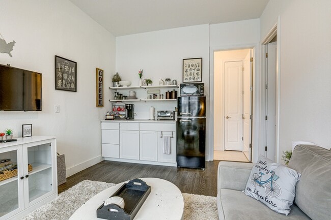 Building Photo - 4335 Hooded Crow Cir