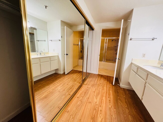 Building Photo - 2-bedroom, 2-bathroom condo located in a h...