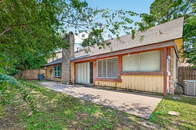 Building Photo - 6203 Downwood Forest Dr