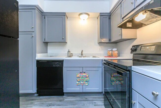 Building Photo - * $300 Off April and May Rent * Beautiful 1 bedroom apartment *