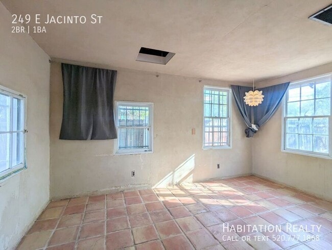 Building Photo - 249 E Jacinto St