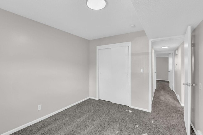 Building Photo - 9200 E 54th St