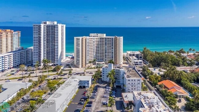 Building Photo - 3199 S Ocean Dr