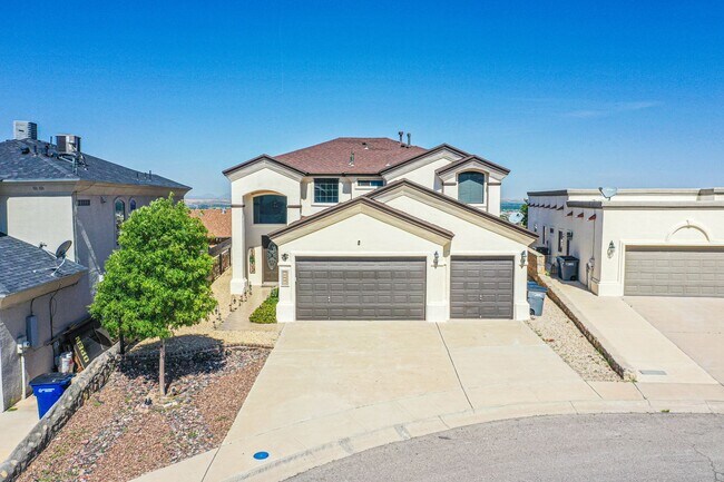 Primary Photo - Beautiful Westside home FURNISHED with 4 b...