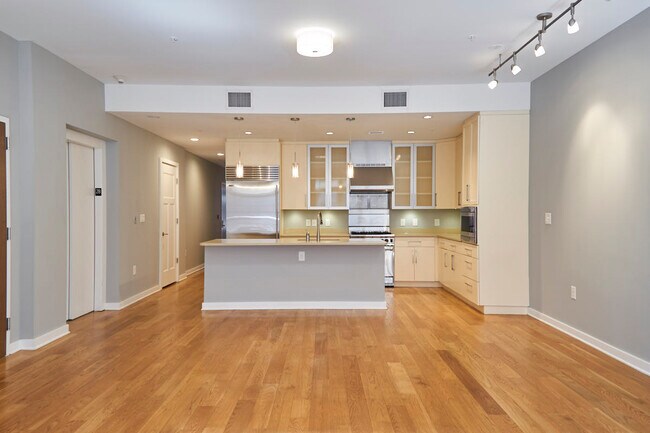 Building Photo - 1610 N Queen St