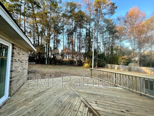 Building Photo - 300 Quincannon Rd